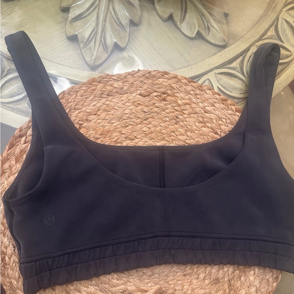 Lululemon - Picture 3 of 4